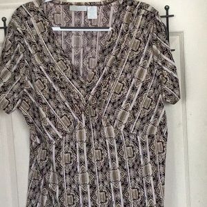 Short sleeve Worthington V-neck top